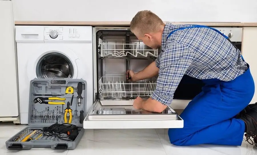 Kocaali Maytag servisi teknisyen ekibi beyaz eşya tamiri yaparken